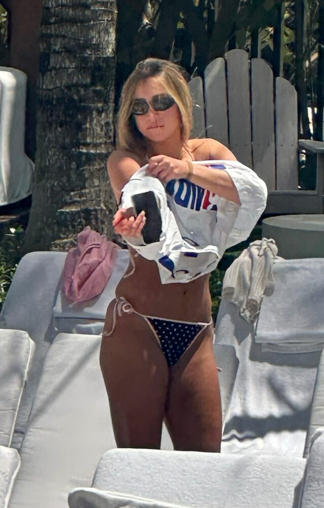 Tate Mcrae Juicy Ass String Bikini Miami Pool