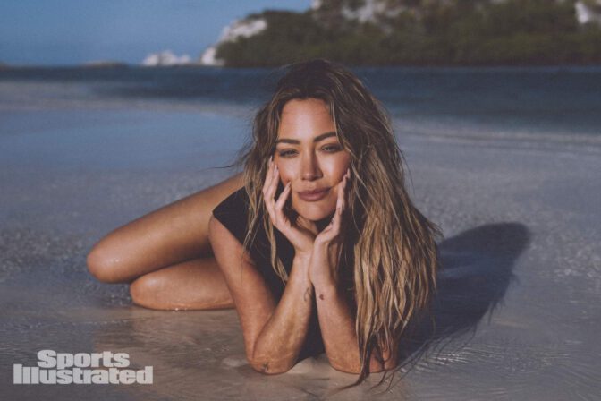 Hilary Duff Plunging Cleavage Ass Sports Illustrated Swimsuit