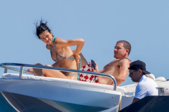 Amelia Gray Hamlin Topless Ass Boobs Superyacht Saint Tropez