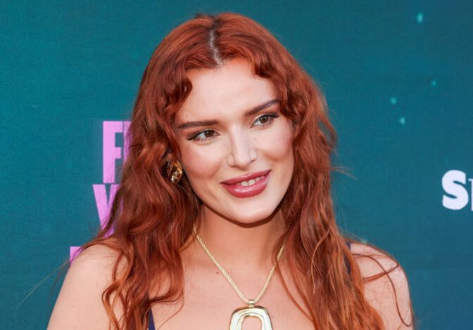 Bella Thorne Hot Cleavage Blue Top La Screening