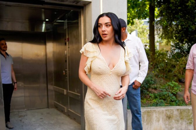 Charli Xcx Hot Breasts Eruption Photocall