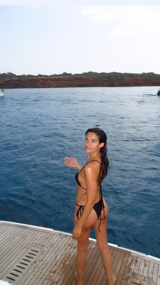 Sara Sampaio Booty Black Bikini