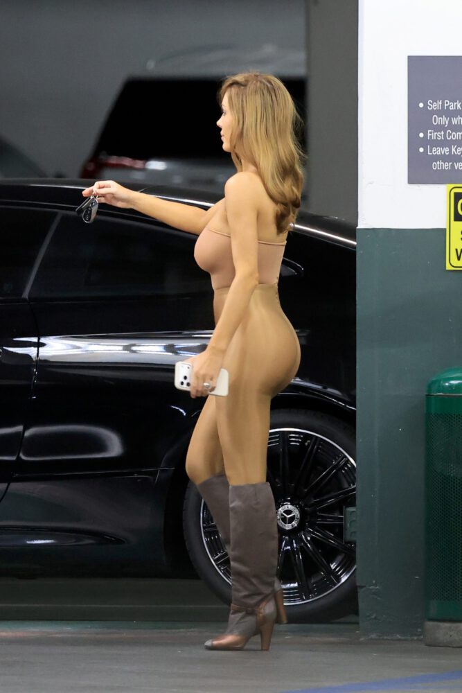 Bianca Censori Nude Bodysuit Big Ass Boobs Los Angeles