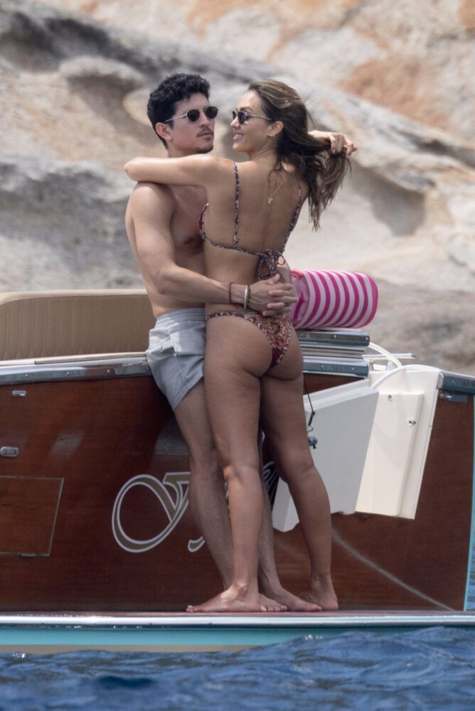 Jessica Alba Sexy Booty Wet Bikini Giglio Island Paparazzi