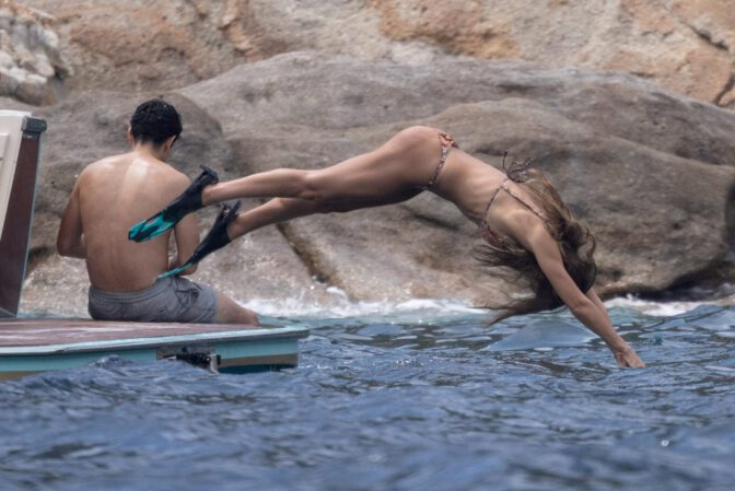 Jessica Alba Sexy Booty Wet Bikini Giglio Island Paparazzi