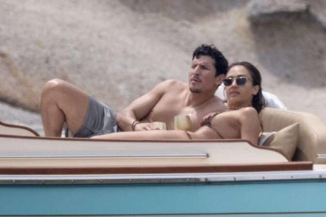 Jessica Alba Sexy Booty Wet Bikini Giglio Island Paparazzi