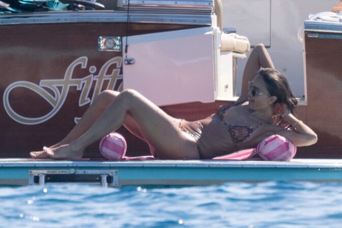 Jessica Alba Sexy Booty Wet Bikini Giglio Island Paparazzi