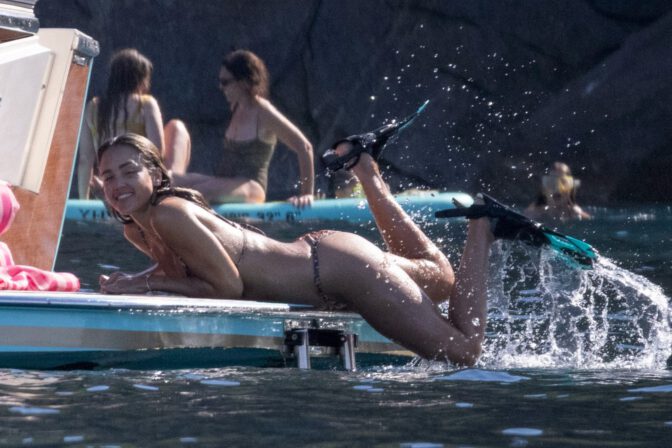Jessica Alba Sexy Booty Wet Bikini Giglio Island Paparazzi