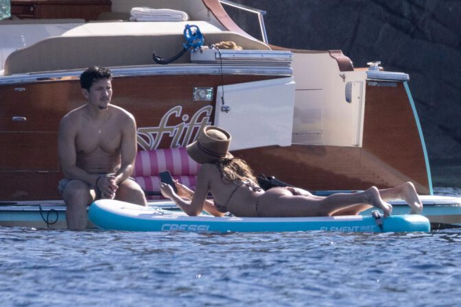 Jessica Alba Sexy Booty Wet Bikini Giglio Island Paparazzi