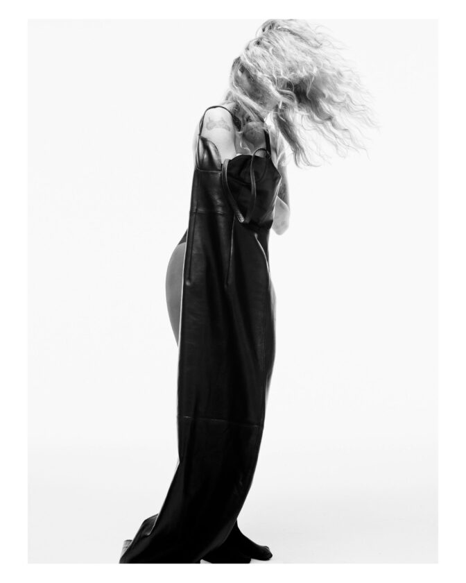 Topless Miley Cyrus Bare Tits Pubic Hair Wonderland Magazine