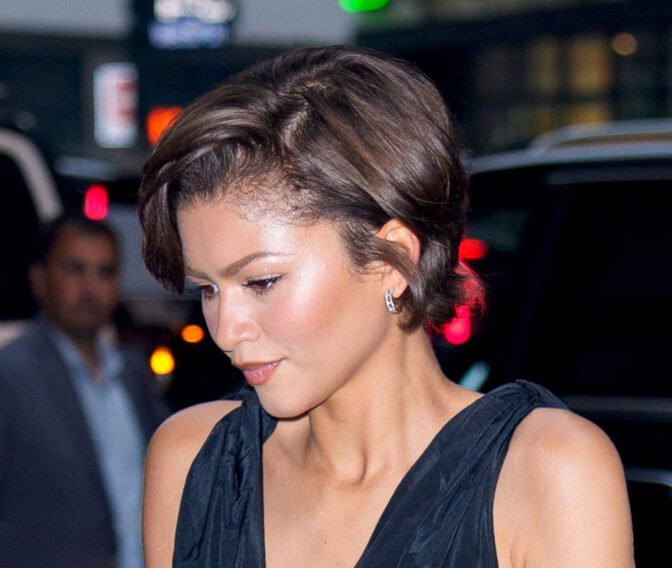 Zendaya Legs Near Upskirt Nyc Hotel