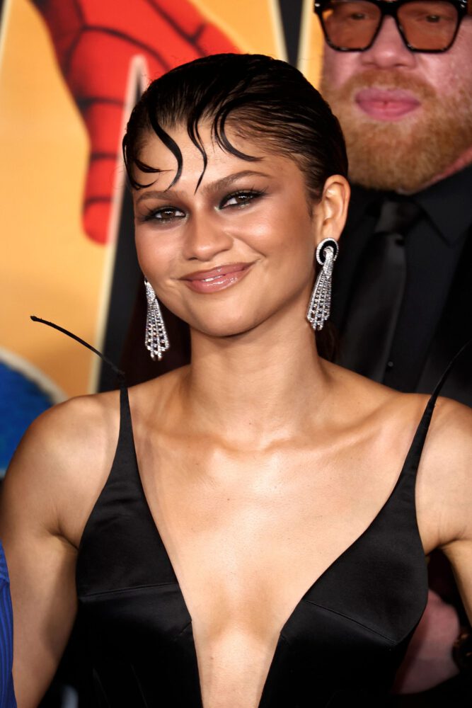 Zendaya Plunging Black Gown Cleavage Legs Spiderman Premiere
