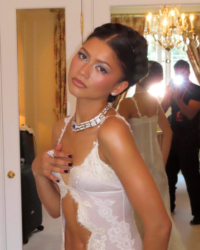 Zendaya Revealing White Lace Cutout Dress Curves Legs Odyssey Paris Premiere