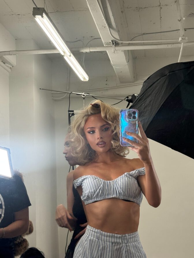 Natalie Alyn Lind Selfie Sexy