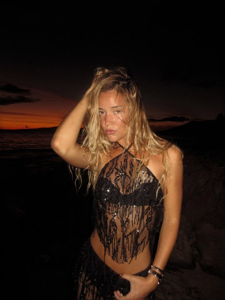 Olivia Ponton Sexy Black Outfit