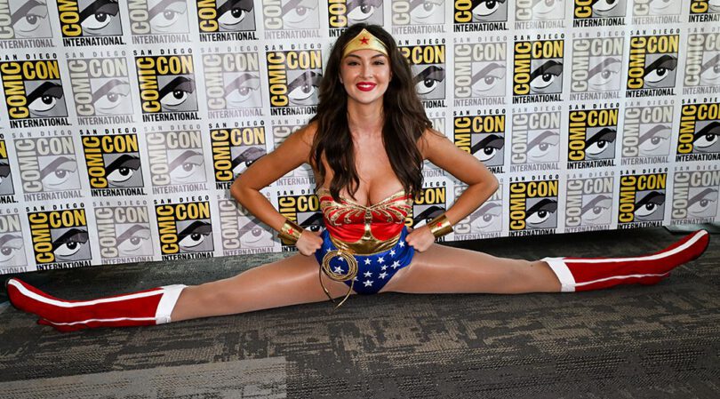 Rachel Pizzolato Turns Heads as Wonder Woman at Comic-Con International