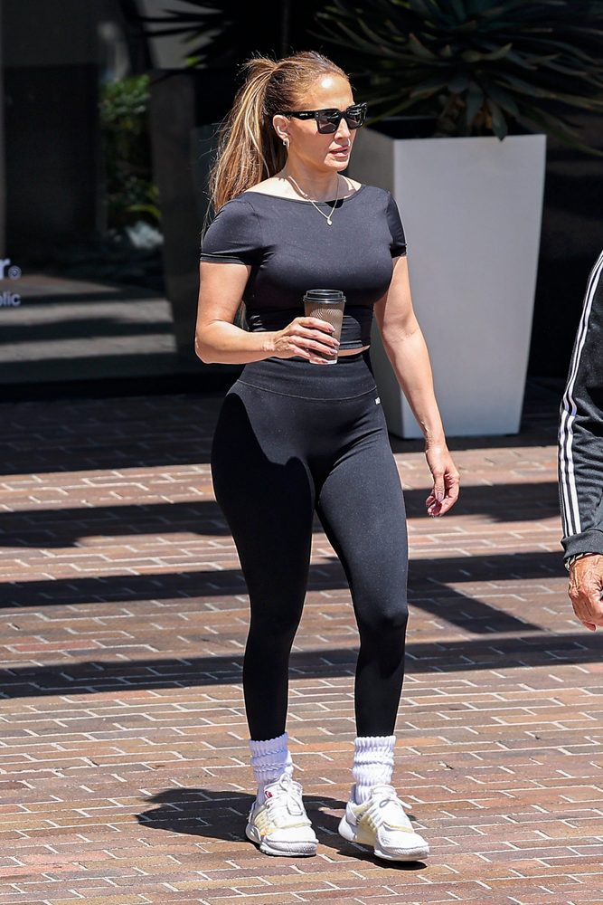 Jennifer Lopez Massive Booty Tight Black Leggings La Gym
