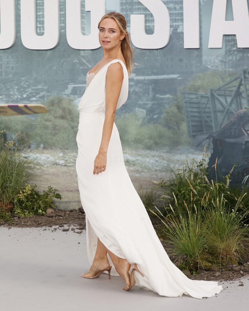 Kimberley Garner See Through Gown Nipples Legs Cleavage