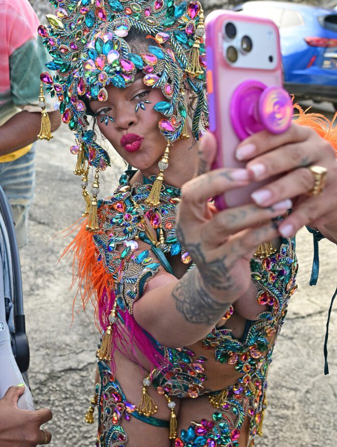 Rihanna Carnival Nipslip Big Boobs Ass Barbados Kadooment