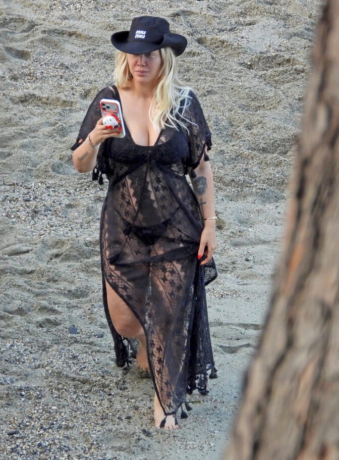 Wanda Nara Curvy Black Thong Bikini Portofino