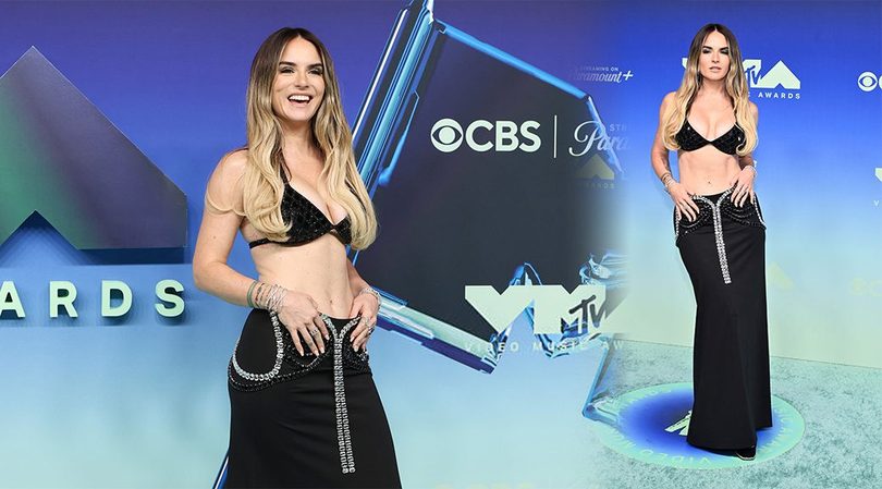 JoJo Rocks a Plunging Black Bra and Sparkling Hip Details at the MTV Video Music Awards