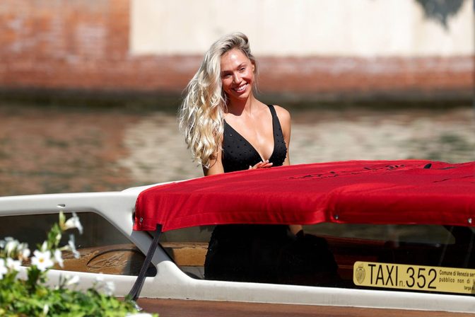 Alexis Ren Deep Cleavage Black Crop Top Venice Lido