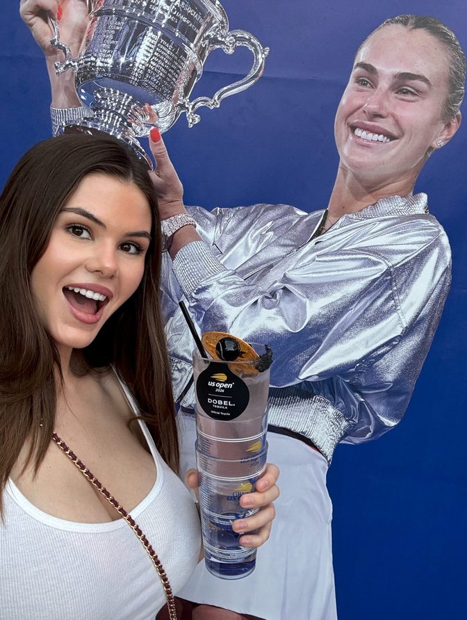 Ashley Tervort Huge Boobs Cleavage Us Open
