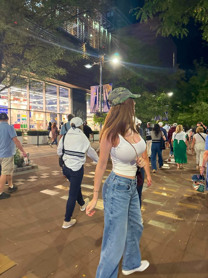 Ashley Tervort Huge Boobs Cleavage Us Open