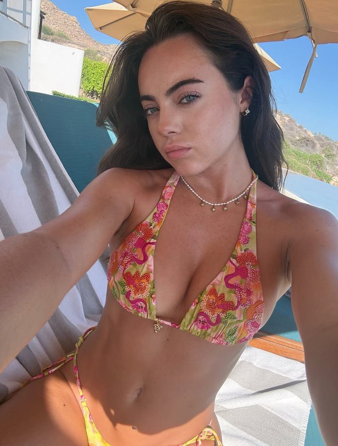 Ava Allan Round Ass Sexy Body Instagram