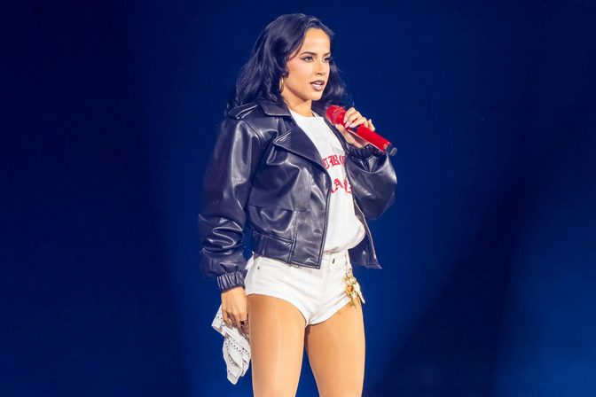 Becky G Tiny White Shorts Metlife Stage Karol G