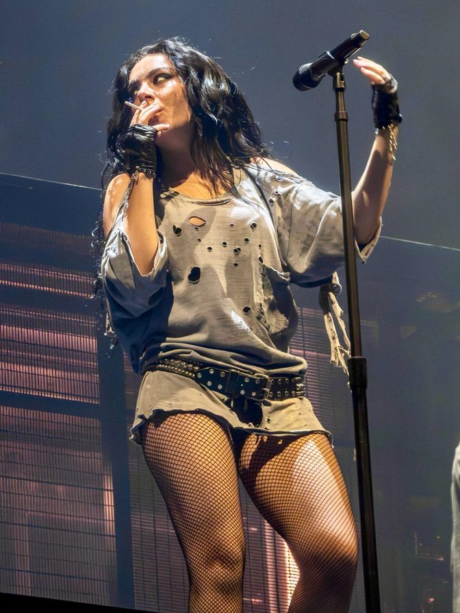 Charli Xcx Cleavage Fishnets Big Boobs Philly Concert