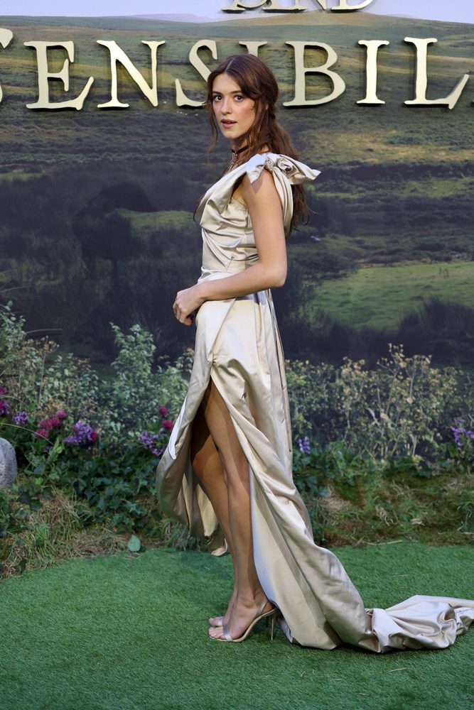 Daisy Edgar Jones Cream Satin Plunge Cleavage Sense Sensibility Premiere