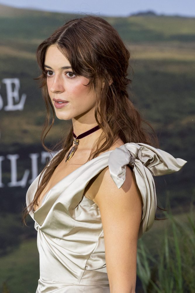 Daisy Edgar Jones Cream Satin Plunge Cleavage Sense Sensibility Premiere