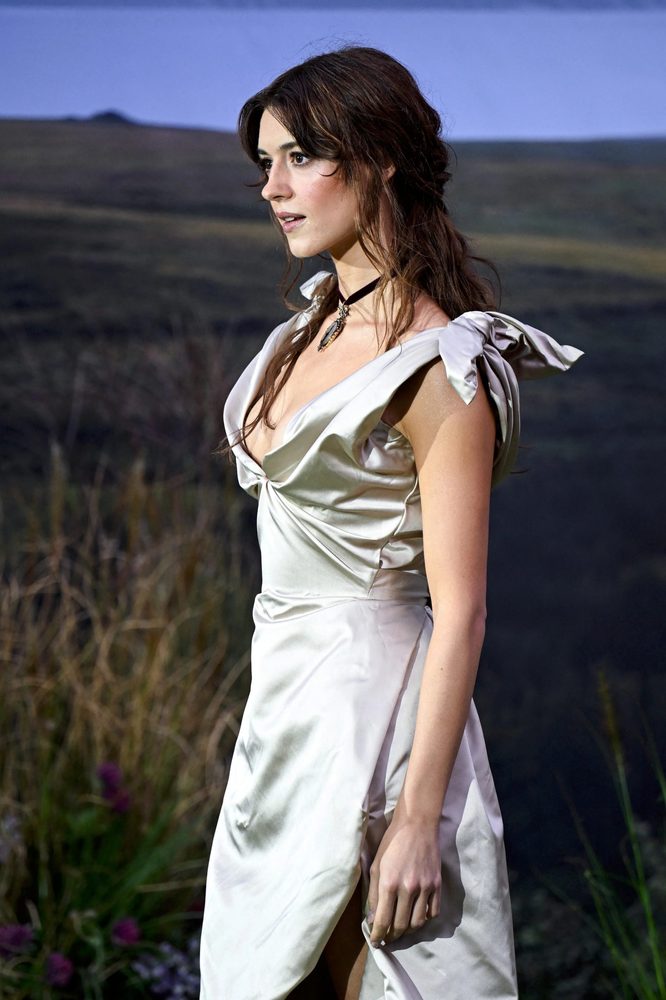 Daisy Edgar Jones Cream Satin Plunge Cleavage Sense Sensibility Premiere