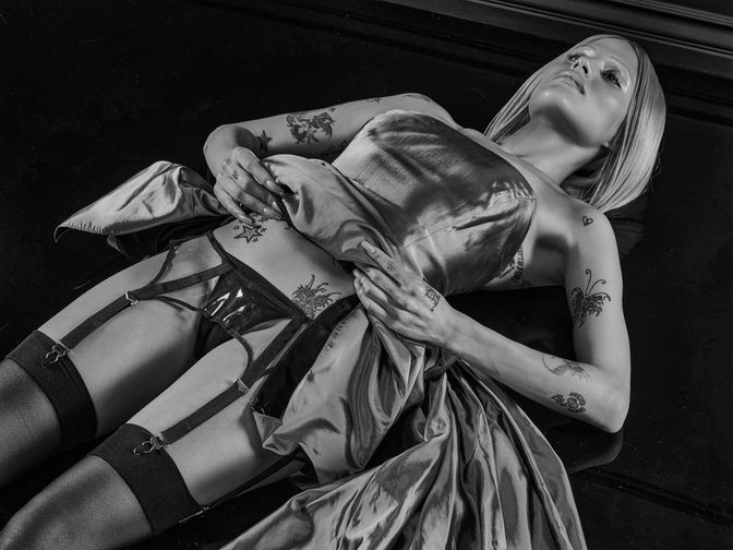 Gabbriette Nude Oiled Body Cr Punk Issue Bare Breasts