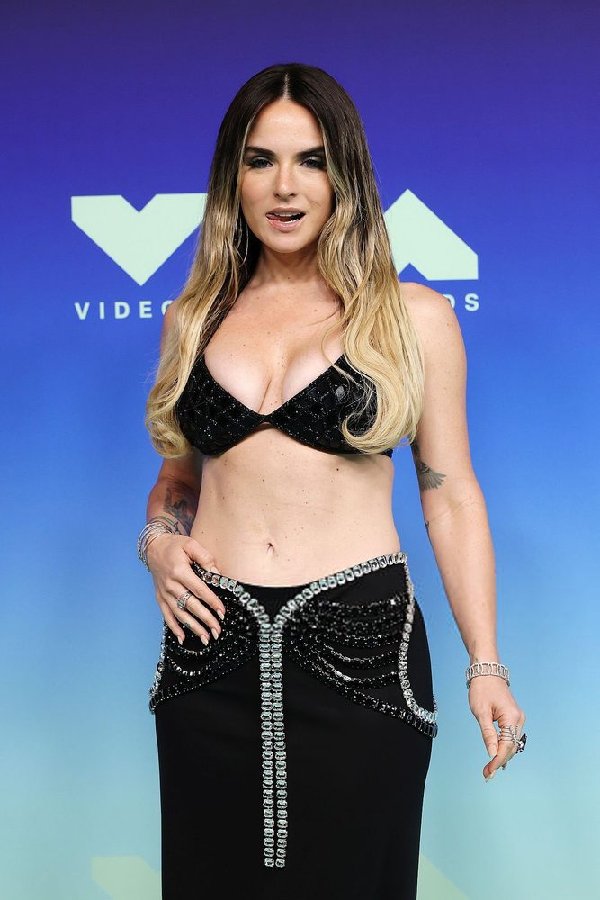 Jojo Levesque Black Sequin Bra Deep Cleavage Vmas Carpet
