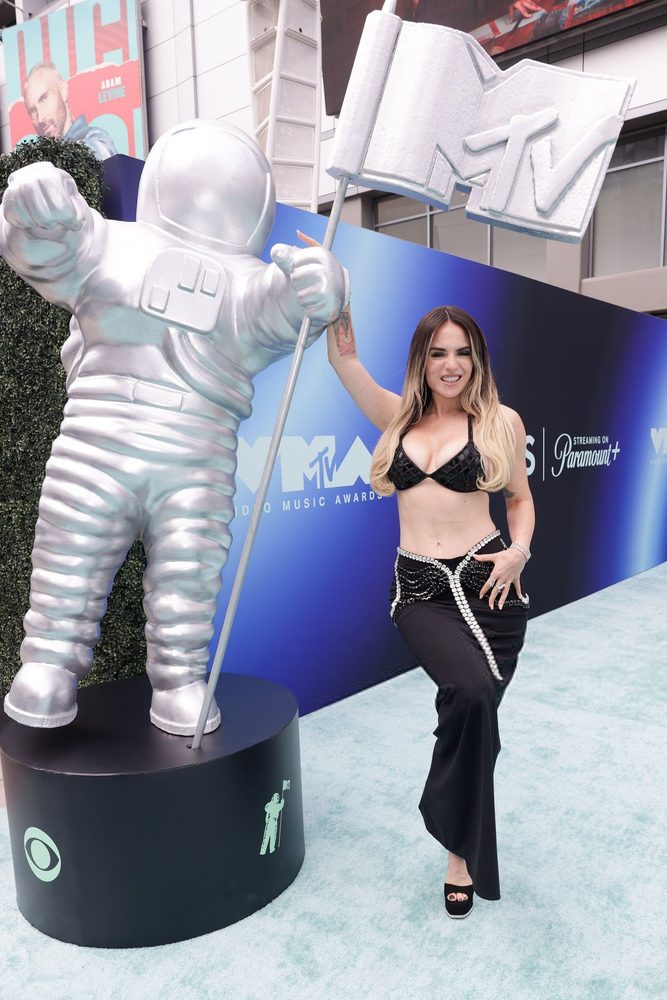 Jojo Levesque Black Sequin Bra Deep Cleavage Vmas Carpet