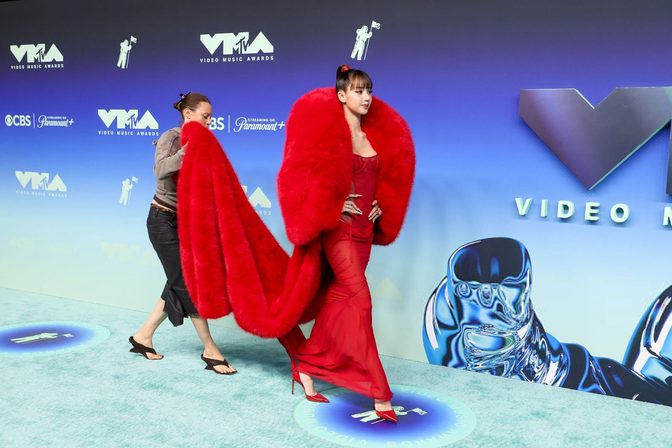 Lisa Round Booty Fishnet Tights Platform Boots Vmas