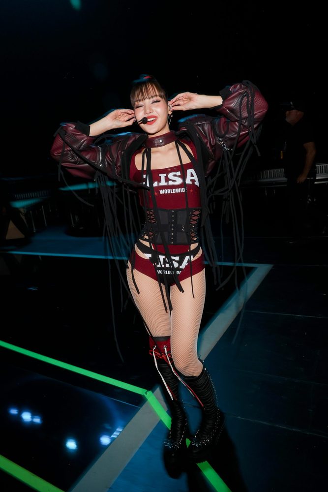 Lisa Round Booty Fishnet Tights Platform Boots Vmas
