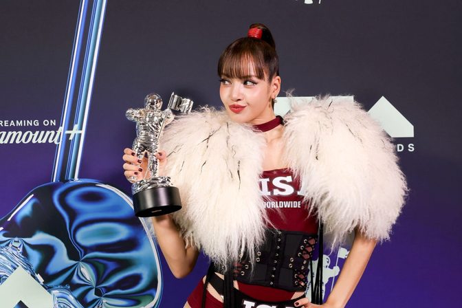 Lisa Round Booty Fishnet Tights Platform Boots Vmas