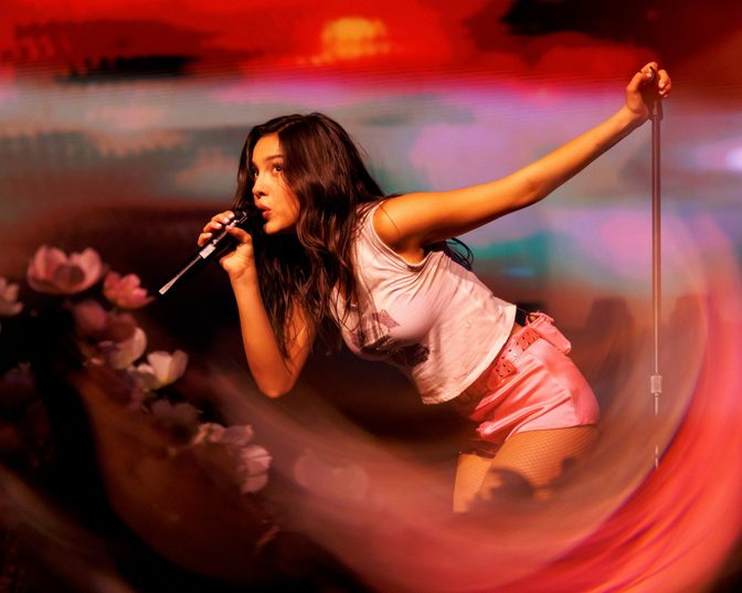 Olivia Rodrigo Wet Curves Pink Shorts Unraveled Tour Opener