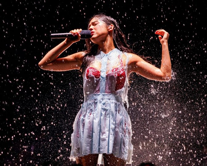 Olivia Rodrigo Wet Curves Pink Shorts Unraveled Tour Opener