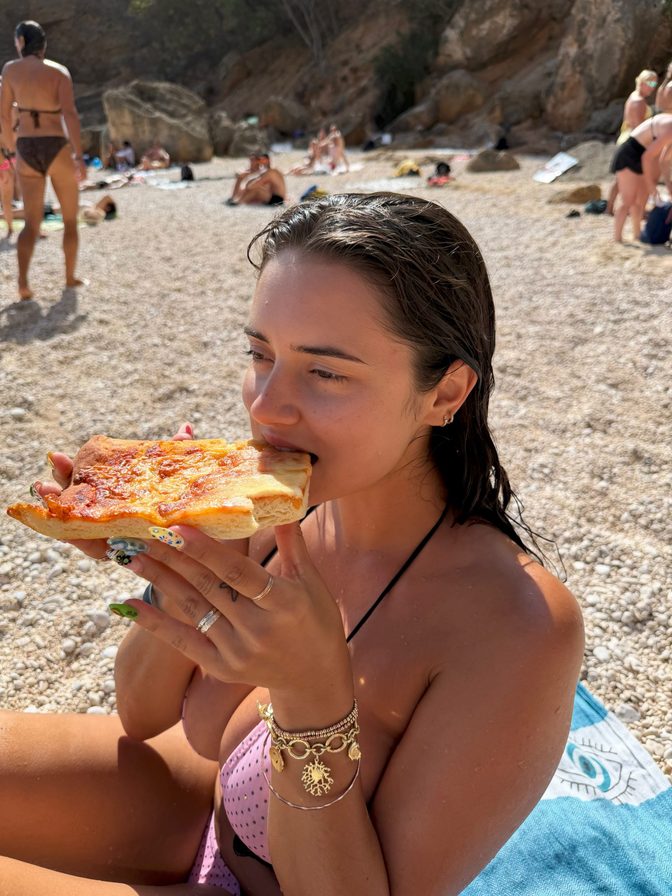 Sarah Curr Pink Polka Bikini Big Boobs Rocky Beach