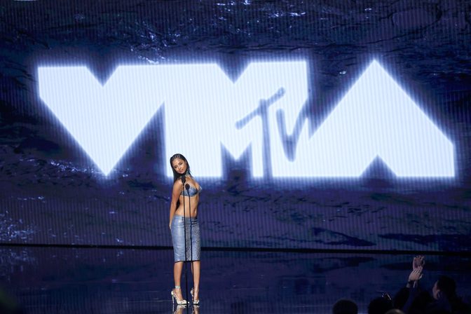 Tyla Ultra Low Rise Snakeskin Skirt Ass Tease Mtv Vmas