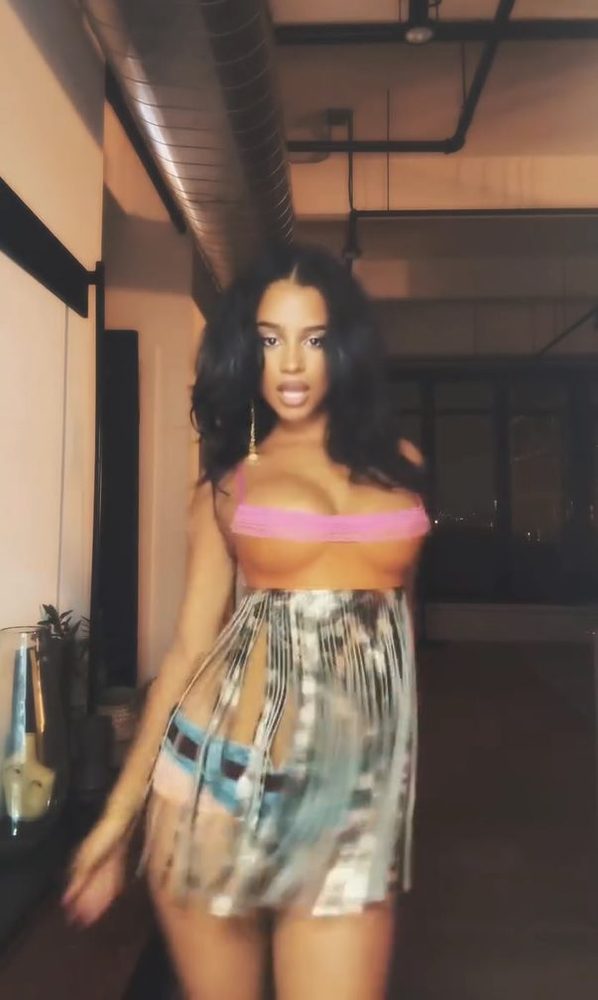 Tyla Topless Boobs Censore