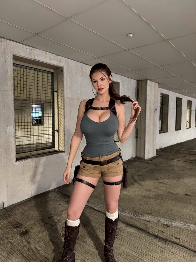 Ashley Tervort Tomb Raider Big Breasts Cosplay