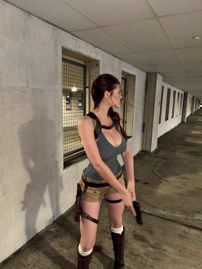 Ashley Tervort Tomb Raider Big Breasts Cosplay