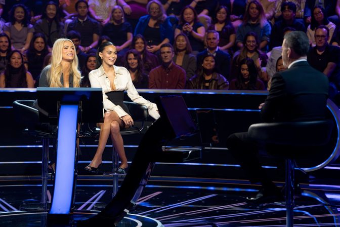 Brooks Nader Sarah Jane Nader Cleavage Who Wants To Be A Millionaire Hot Seat