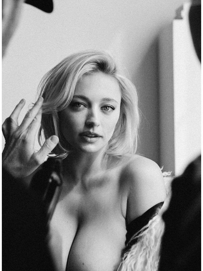 Caroline Vreeland Huge Cleavage White Lace Tank