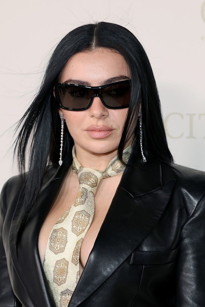 Charli Xcx Braless Leather Blazer Cleavage Imagemaker Awards